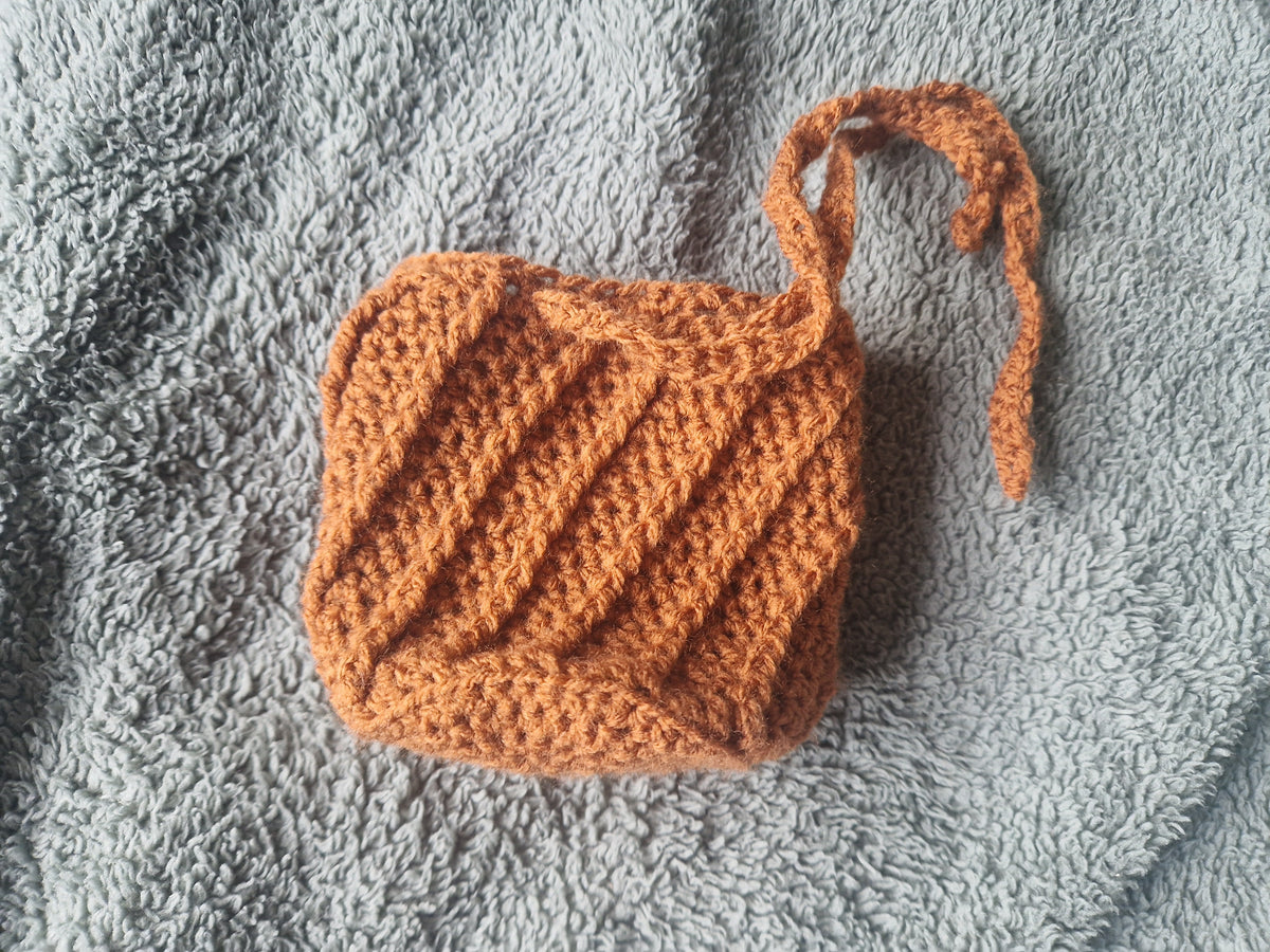 Crochet Tree Trunk Like Pouch/Dicebag - Perfect for DND