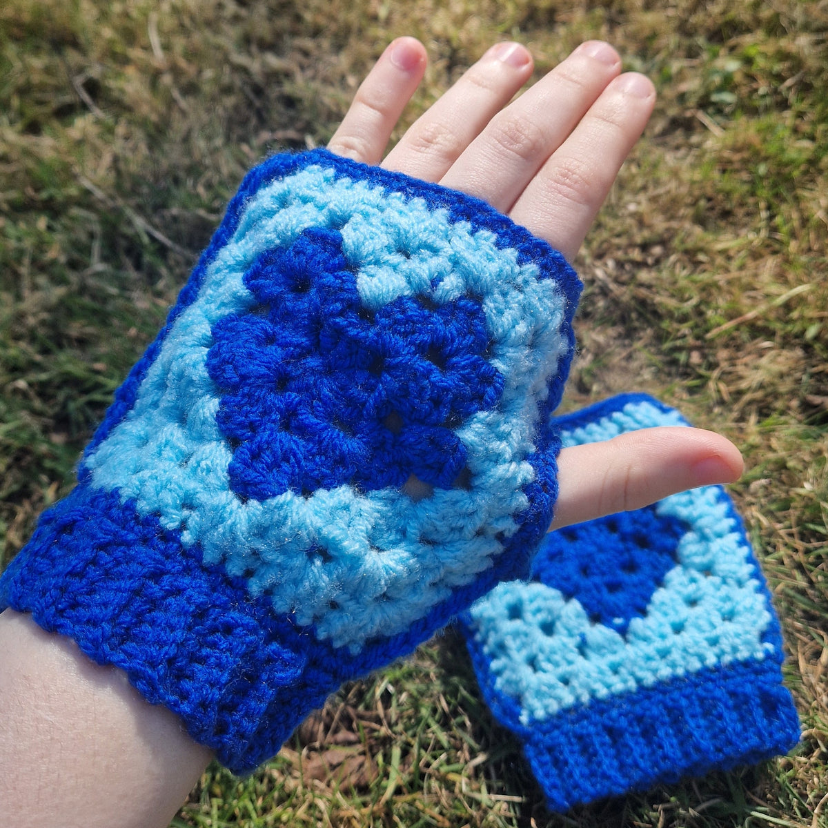 Crochet Heart Granny Square Handwarmers/fingerless gloves
