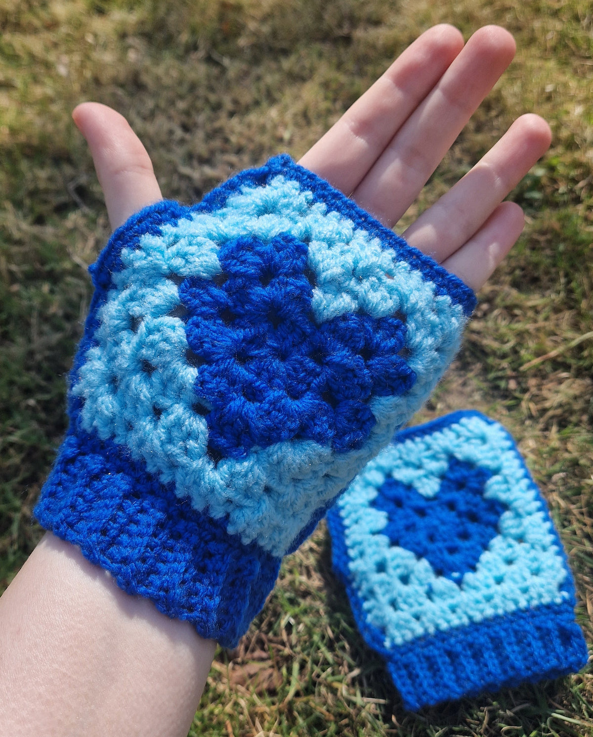 Crochet Heart Granny Square Handwarmers/fingerless gloves
